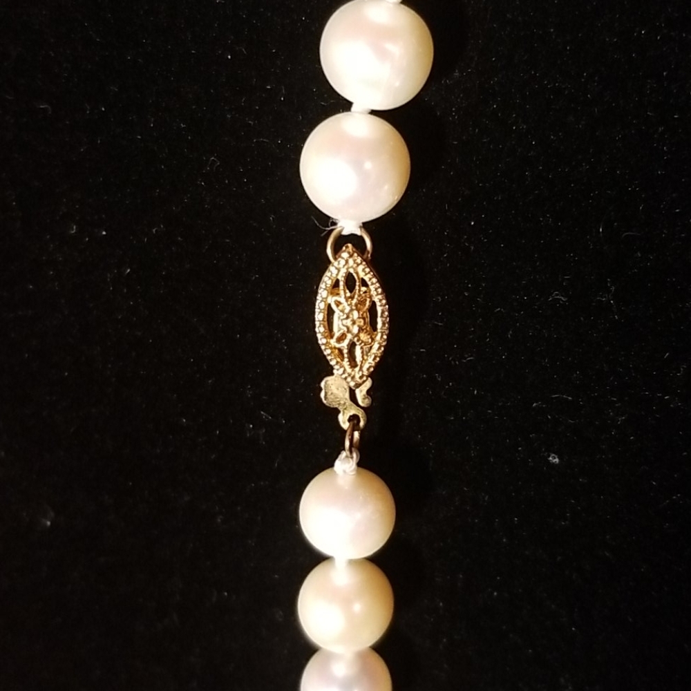 20" Natural White Pearl Necklace with Pearl Studs - Picture 5 of 6